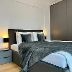 Lumea Noir - Designer In דירה