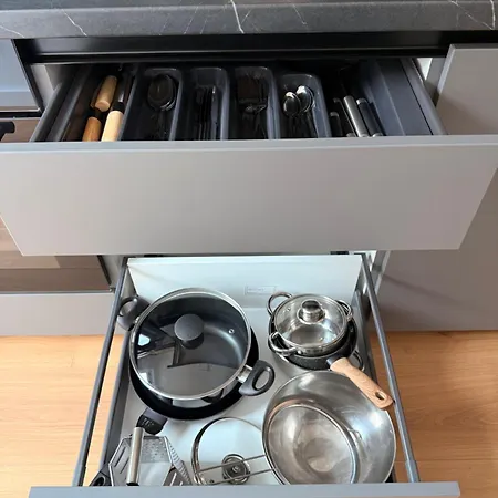Lumea Noir - Designer In Apartman *