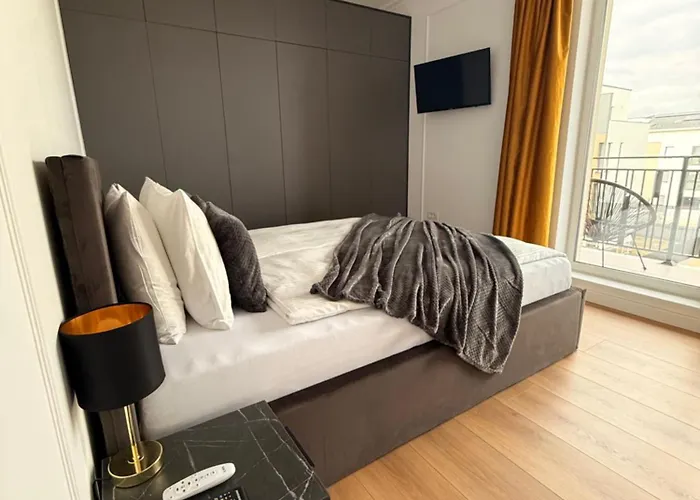 Lumea Noir - Designer In * Timişoara