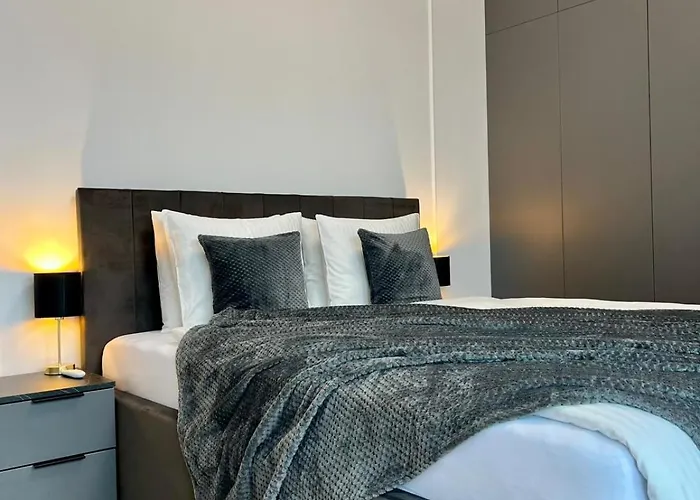 Lumea Noir - Designer In Lägenhet