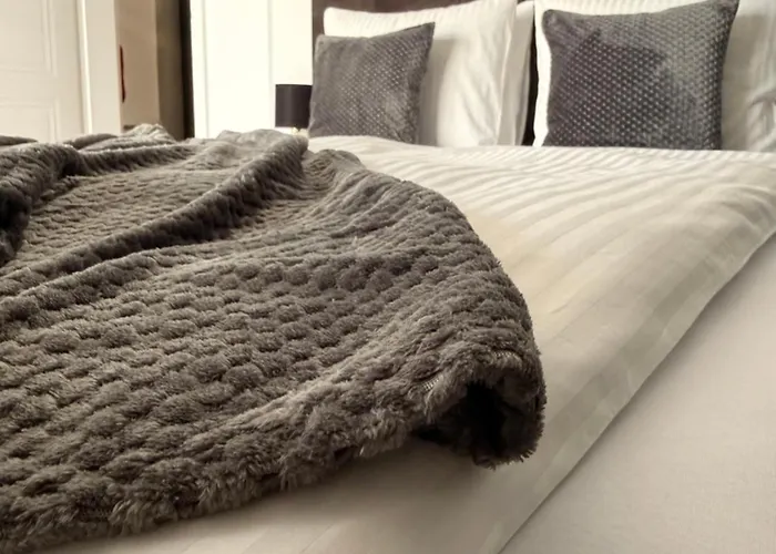 Lumea Noir - Designer In * Timişoara