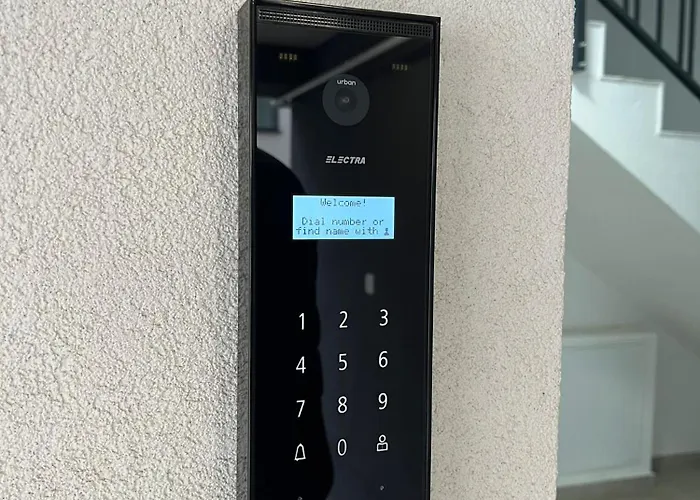 Lumea Noir - Designer In *